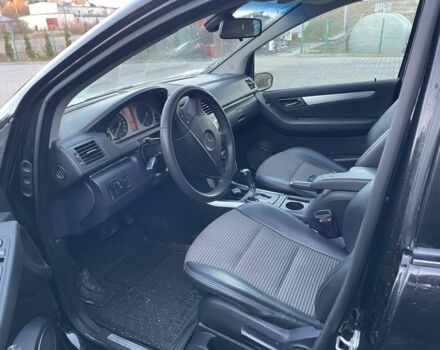 Чорний Мерседес Б-клас, об'ємом двигуна 2 л та пробігом 270 тис. км за 5500 $, фото 20 на Automoto.ua