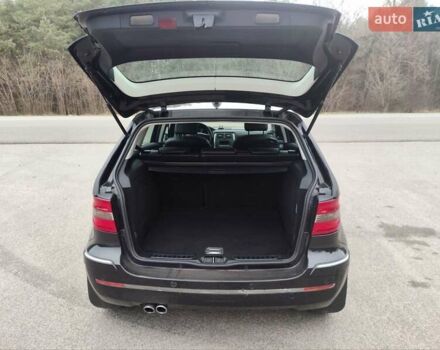 Чорний Мерседес Б-клас, об'ємом двигуна 2 л та пробігом 228 тис. км за 6400 $, фото 5 на Automoto.ua