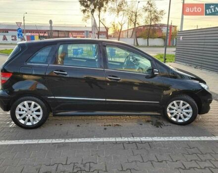 Чорний Мерседес Б-клас, об'ємом двигуна 1.8 л та пробігом 260 тис. км за 5600 $, фото 4 на Automoto.ua