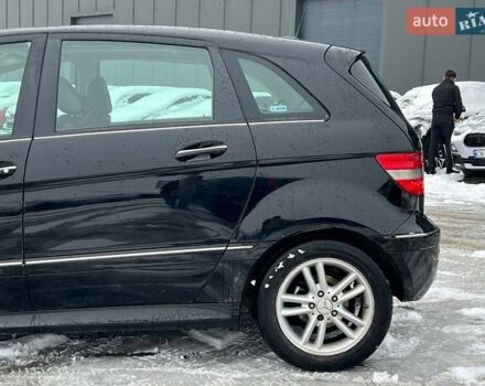 Черный Мерседес Б-класс, объемом двигателя 2 л и пробегом 265 тыс. км за 6990 $, фото 4 на Automoto.ua