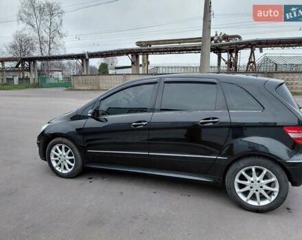 Черный Мерседес Б-класс, объемом двигателя 1.7 л и пробегом 260 тыс. км за 6557 $, фото 1 на Automoto.ua