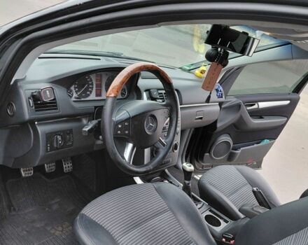 Черный Мерседес Б-класс, объемом двигателя 1.7 л и пробегом 260 тыс. км за 6557 $, фото 2 на Automoto.ua