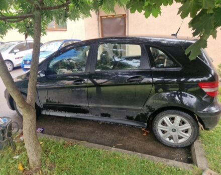 Чорний Мерседес Б-клас, об'ємом двигуна 2 л та пробігом 300 тис. км за 2500 $, фото 5 на Automoto.ua