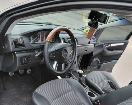 Черный Мерседес Б-класс, объемом двигателя 1.7 л и пробегом 260 тыс. км за 6557 $, фото 6 на Automoto.ua