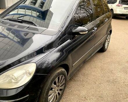 Черный Мерседес Б-класс, объемом двигателя 2 л и пробегом 270 тыс. км за 5700 $, фото 1 на Automoto.ua