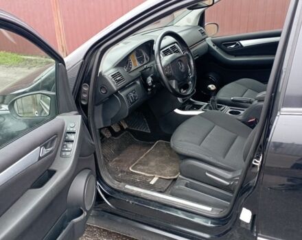 Черный Мерседес Б-класс, объемом двигателя 0 л и пробегом 410 тыс. км за 3300 $, фото 4 на Automoto.ua