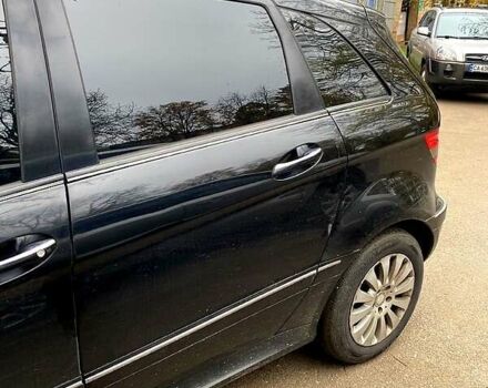 Черный Мерседес Б-класс, объемом двигателя 2 л и пробегом 270 тыс. км за 5700 $, фото 2 на Automoto.ua