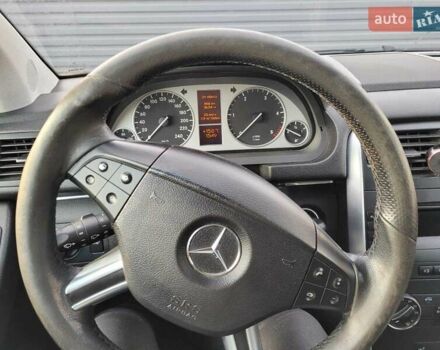 Чорний Мерседес Б-клас, об'ємом двигуна 1.8 л та пробігом 260 тис. км за 5600 $, фото 12 на Automoto.ua