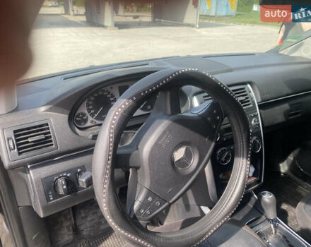 Черный Мерседес Б-класс, объемом двигателя 1.5 л и пробегом 185 тыс. км за 6150 $, фото 2 на Automoto.ua