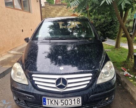 Черный Мерседес Б-класс, объемом двигателя 2 л и пробегом 300 тыс. км за 2500 $, фото 2 на Automoto.ua