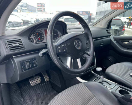 Черный Мерседес Б-класс, объемом двигателя 2 л и пробегом 265 тыс. км за 6990 $, фото 16 на Automoto.ua