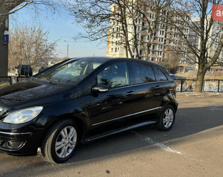 Черный Мерседес Б-класс, объемом двигателя 2 л и пробегом 248 тыс. км за 7500 $, фото 3 на Automoto.ua