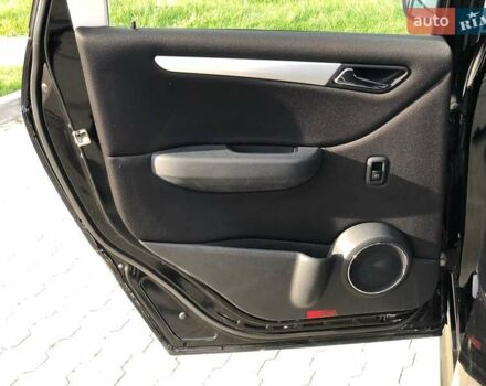 Чорний Мерседес Б-клас, об'ємом двигуна 1.7 л та пробігом 261 тис. км за 6900 $, фото 11 на Automoto.ua