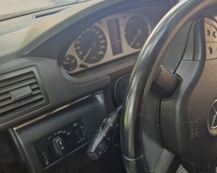 Черный Мерседес Б-класс, объемом двигателя 2 л и пробегом 300 тыс. км за 2500 $, фото 3 на Automoto.ua