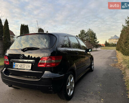 Черный Мерседес Б-класс, объемом двигателя 2 л и пробегом 264 тыс. км за 6500 $, фото 13 на Automoto.ua