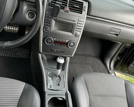 Черный Мерседес Б-класс, объемом двигателя 1.99 л и пробегом 206 тыс. км за 7000 $, фото 4 на Automoto.ua