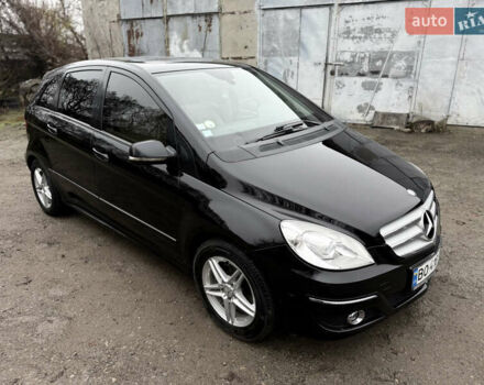 Черный Мерседес Б-класс, объемом двигателя 2.03 л и пробегом 205 тыс. км за 6999 $, фото 1 на Automoto.ua