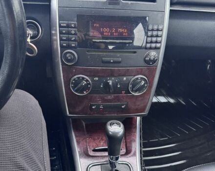 Черный Мерседес Б-класс, объемом двигателя 2 л и пробегом 360 тыс. км за 2699 $, фото 10 на Automoto.ua