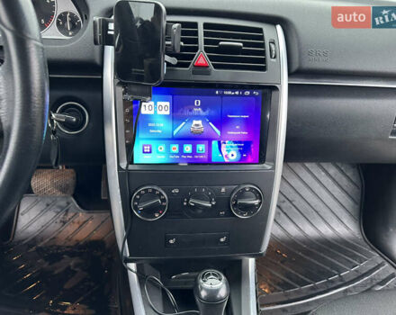 Чорний Мерседес Б-клас, об'ємом двигуна 2 л та пробігом 223 тис. км за 8000 $, фото 7 на Automoto.ua