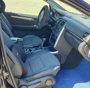 Черный Мерседес Б-класс, объемом двигателя 1.9 л и пробегом 245 тыс. км за 6800 $, фото 12 на Automoto.ua