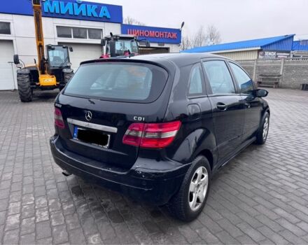 Черный Мерседес Б-класс, объемом двигателя 2 л и пробегом 360 тыс. км за 2699 $, фото 4 на Automoto.ua