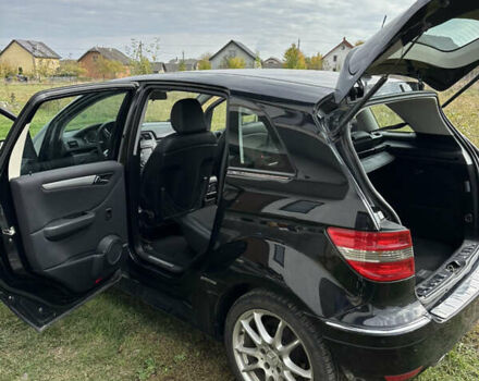 Черный Мерседес Б-класс, объемом двигателя 1.99 л и пробегом 206 тыс. км за 7000 $, фото 7 на Automoto.ua