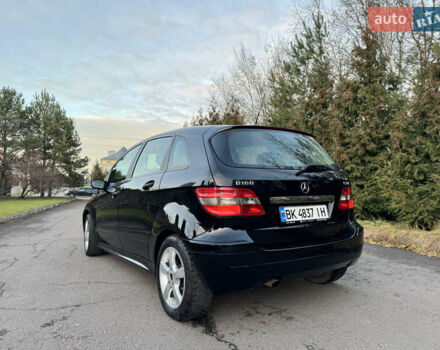 Черный Мерседес Б-класс, объемом двигателя 2 л и пробегом 264 тыс. км за 6500 $, фото 8 на Automoto.ua