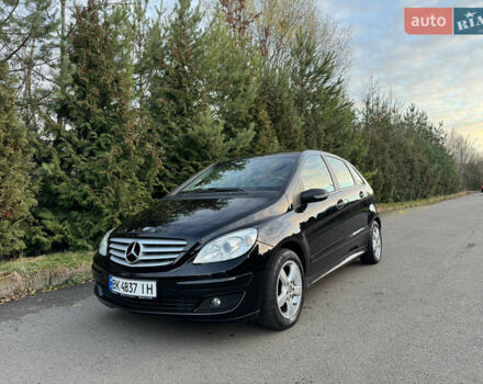 Черный Мерседес Б-класс, объемом двигателя 2 л и пробегом 264 тыс. км за 6500 $, фото 9 на Automoto.ua