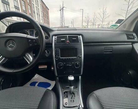Чорний Мерседес Б-клас, об'ємом двигуна 1.7 л та пробігом 203 тис. км за 7500 $, фото 17 на Automoto.ua
