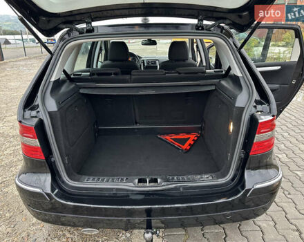 Чорний Мерседес Б-клас, об'ємом двигуна 2 л та пробігом 223 тис. км за 8000 $, фото 14 на Automoto.ua