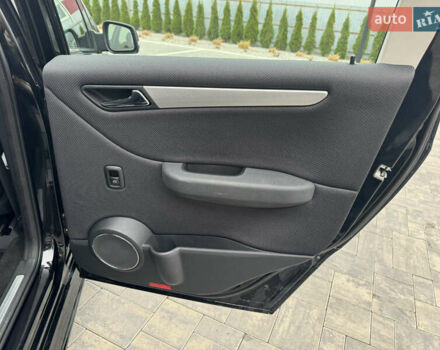 Черный Мерседес Б-класс, объемом двигателя 1.7 л и пробегом 197 тыс. км за 7800 $, фото 19 на Automoto.ua