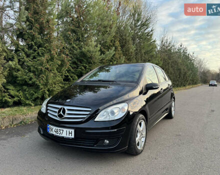 Черный Мерседес Б-класс, объемом двигателя 2 л и пробегом 264 тыс. км за 6500 $, фото 1 на Automoto.ua