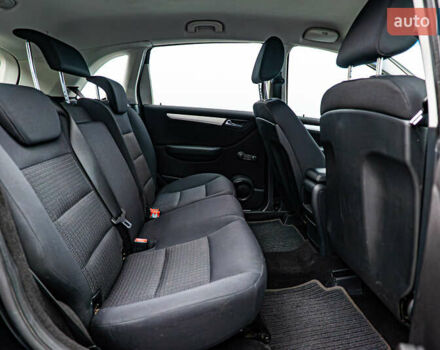 Чорний Мерседес Б-клас, об'ємом двигуна 1.7 л та пробігом 138 тис. км за 8366 $, фото 17 на Automoto.ua