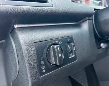 Чорний Мерседес Б-клас, об'ємом двигуна 2.1 л та пробігом 265 тис. км за 6990 $, фото 19 на Automoto.ua