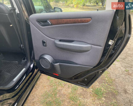 Черный Мерседес Б-класс, объемом двигателя 1.7 л и пробегом 204 тыс. км за 8300 $, фото 17 на Automoto.ua
