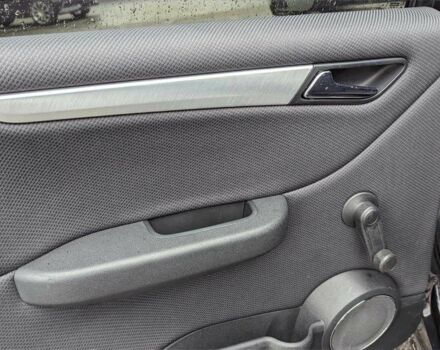 Черный Мерседес Б-класс, объемом двигателя 2 л и пробегом 230 тыс. км за 6600 $, фото 9 на Automoto.ua