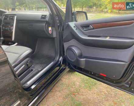 Черный Мерседес Б-класс, объемом двигателя 1.7 л и пробегом 204 тыс. км за 8300 $, фото 15 на Automoto.ua