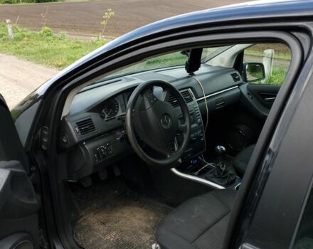 Черный Мерседес Б-класс, объемом двигателя 2 л и пробегом 360 тыс. км за 6700 $, фото 2 на Automoto.ua