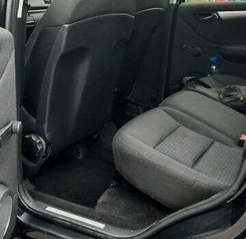 Чорний Мерседес Б-клас, об'ємом двигуна 1.5 л та пробігом 230 тис. км за 7500 $, фото 10 на Automoto.ua