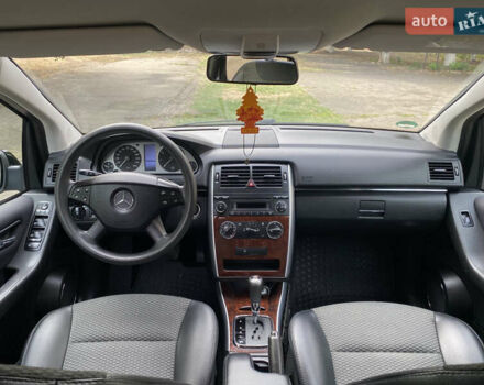 Черный Мерседес Б-класс, объемом двигателя 1.7 л и пробегом 204 тыс. км за 8300 $, фото 19 на Automoto.ua