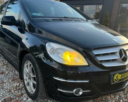 Мерседес Б-клас 2009 у Коломые на Automoto.ua Чорний Мерседес Б-клас, об'ємом двигуна 2 л та пробігом 218 тис. км за 7600 $, фото 1 на Automoto.ua