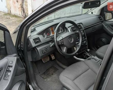 Черный Мерседес Б-класс, объемом двигателя 1.7 л и пробегом 234 тыс. км за 8500 $, фото 7 на Automoto.ua