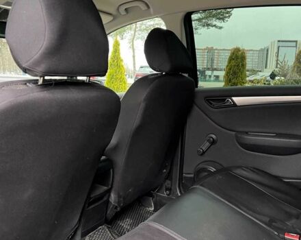 Черный Мерседес Б-класс, объемом двигателя 1.7 л и пробегом 142 тыс. км за 8999 $, фото 18 на Automoto.ua