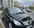 Черный Мерседес Б-класс, объемом двигателя 2 л и пробегом 300 тыс. км за 7500 $, фото 4 на Automoto.ua