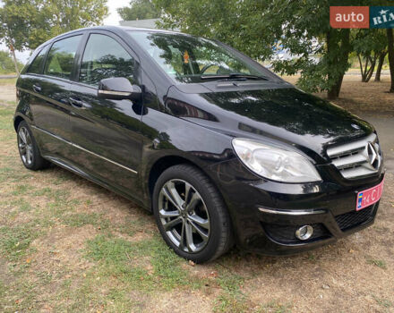 Черный Мерседес Б-класс, объемом двигателя 1.7 л и пробегом 204 тыс. км за 8300 $, фото 1 на Automoto.ua