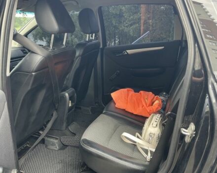 Черный Мерседес Б-класс, объемом двигателя 2 л и пробегом 300 тыс. км за 6500 $, фото 10 на Automoto.ua