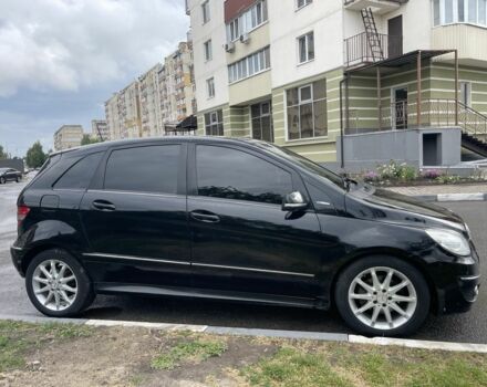 Черный Мерседес Б-класс, объемом двигателя 2 л и пробегом 300 тыс. км за 6500 $, фото 5 на Automoto.ua