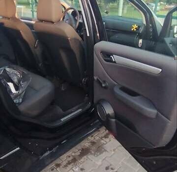 Черный Мерседес Б-класс, объемом двигателя 2.03 л и пробегом 256 тыс. км за 6500 $, фото 3 на Automoto.ua