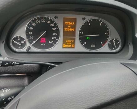 Черный Мерседес Б-класс, объемом двигателя 1.99 л и пробегом 220 тыс. км за 9000 $, фото 7 на Automoto.ua