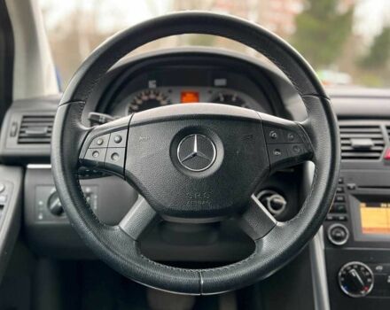 Черный Мерседес Б-класс, объемом двигателя 1.7 л и пробегом 142 тыс. км за 8999 $, фото 10 на Automoto.ua